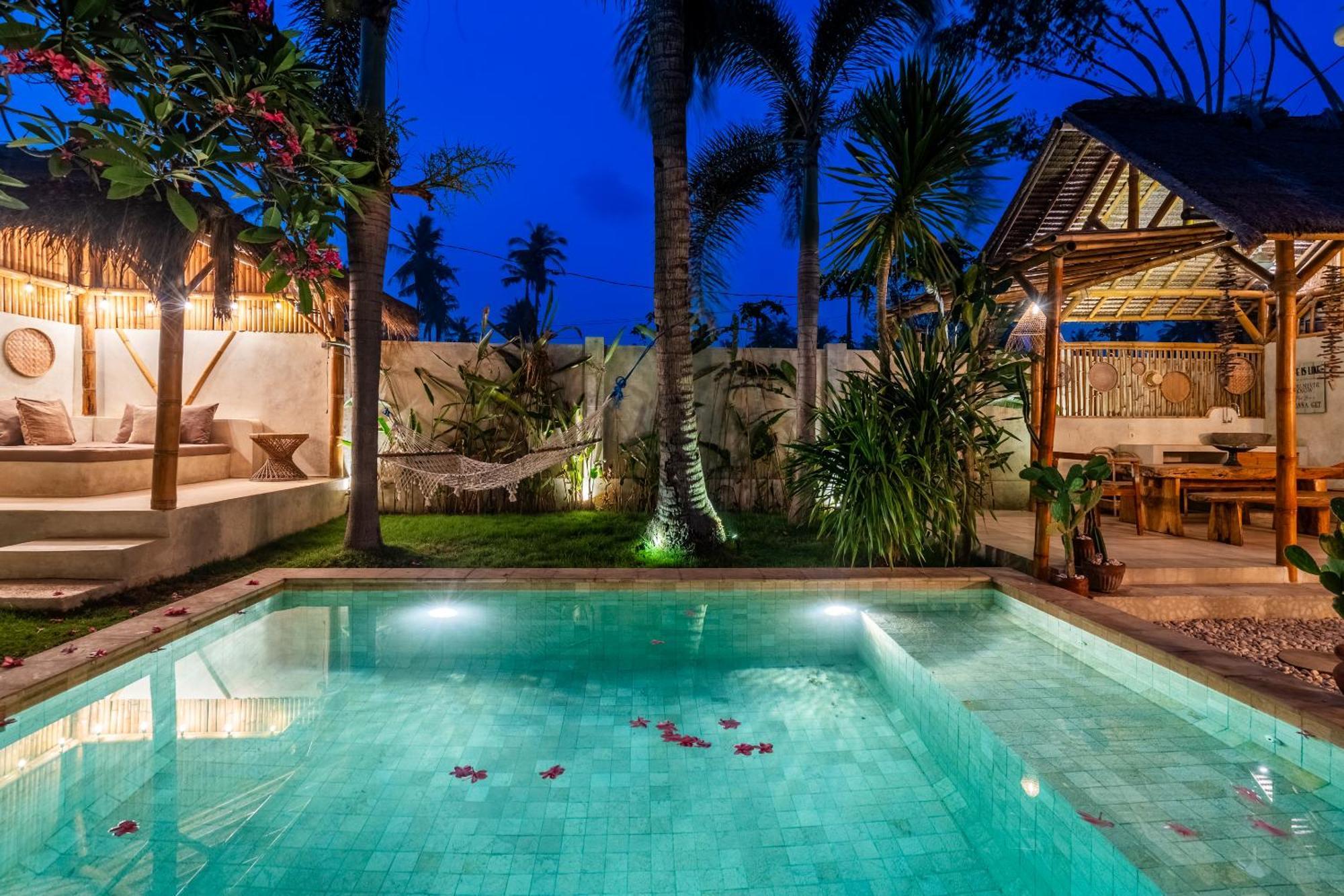 Burung Authentic 3-bedroom Bamboo With Private Pool Villa *