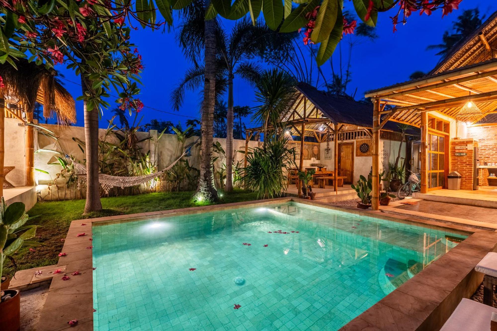 Villa Burung Authentic 3-bedroom Bamboo With Private Pool Gili Air