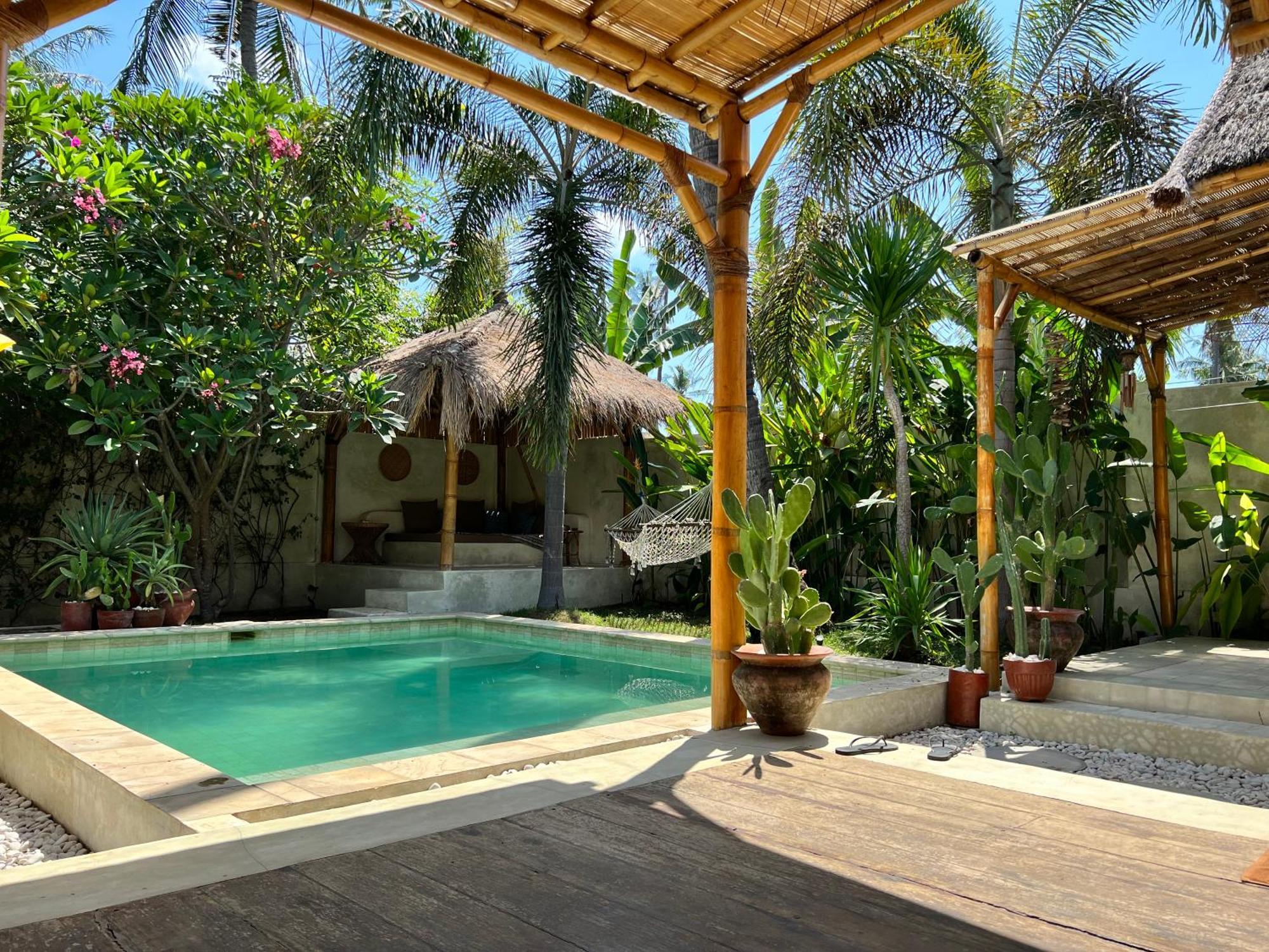 Villa Burung Authentic 3-bedroom Bamboo With Private Pool