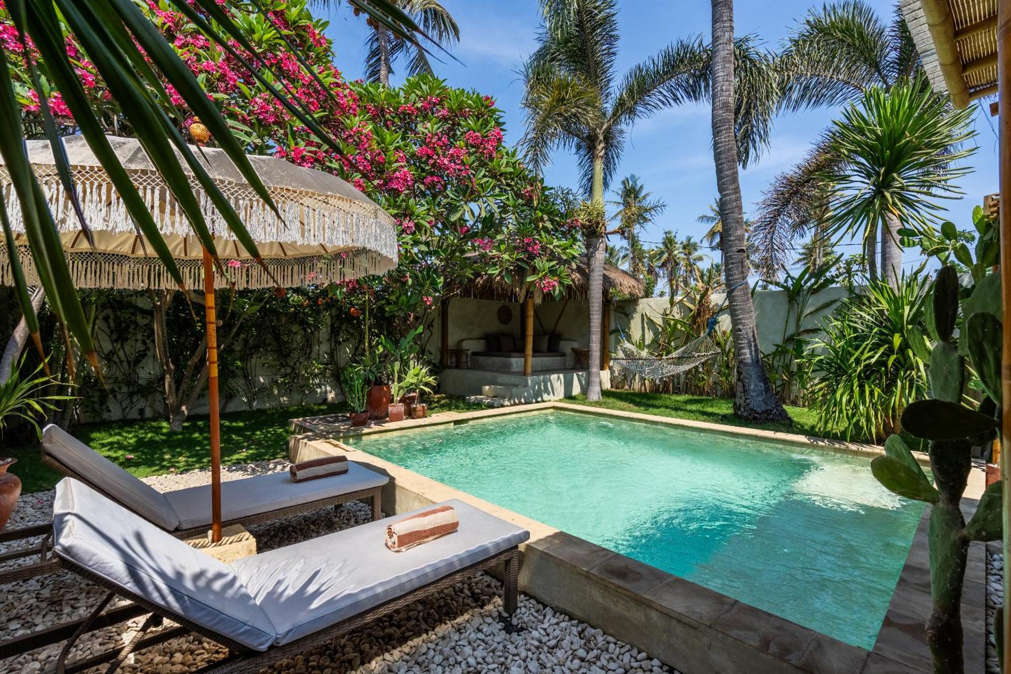 Burung Authentic 3-bedroom Bamboo With Private Pool Villa Gili Air