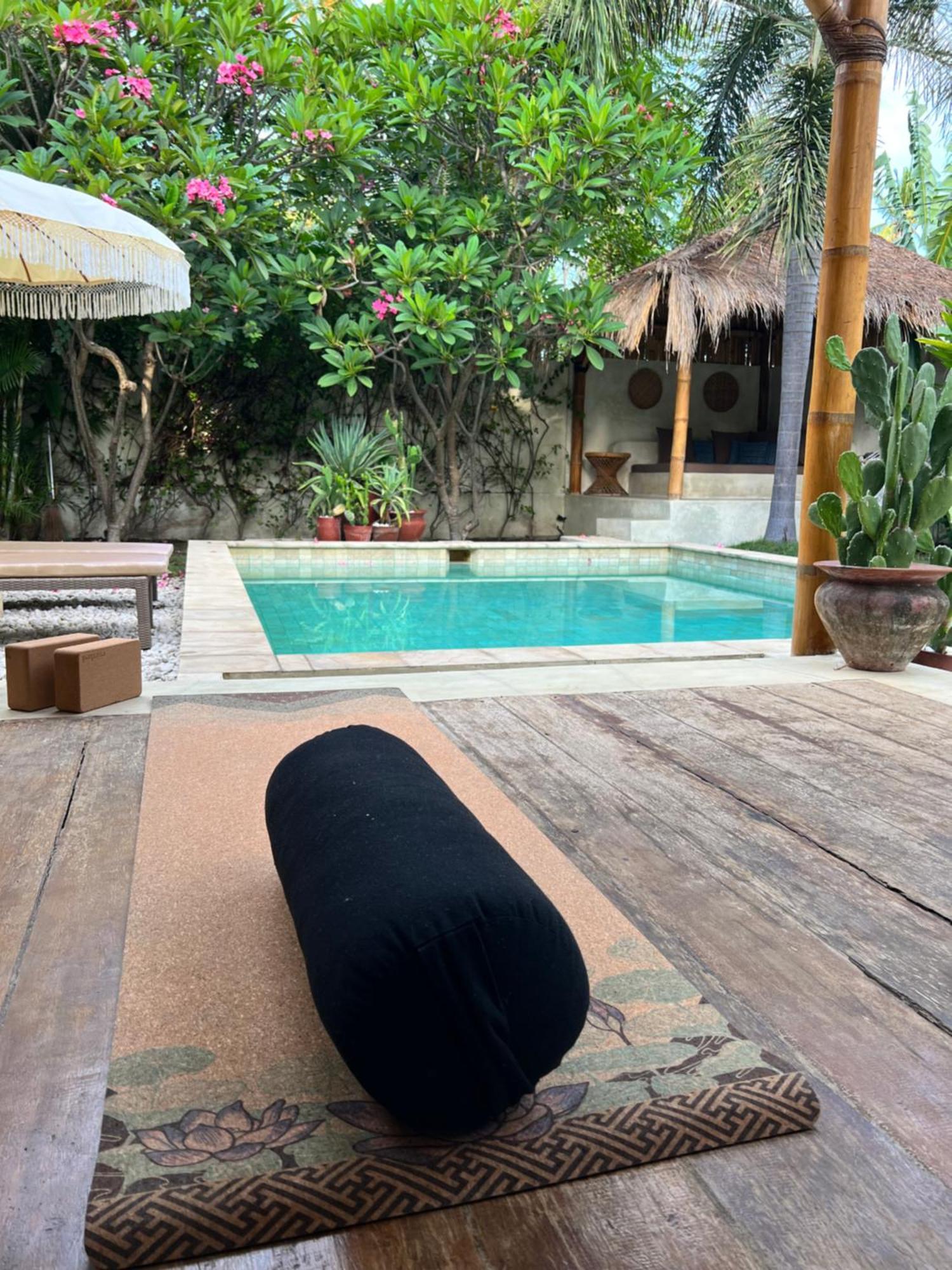 Burung Authentic 3-bedroom Bamboo With Private Pool