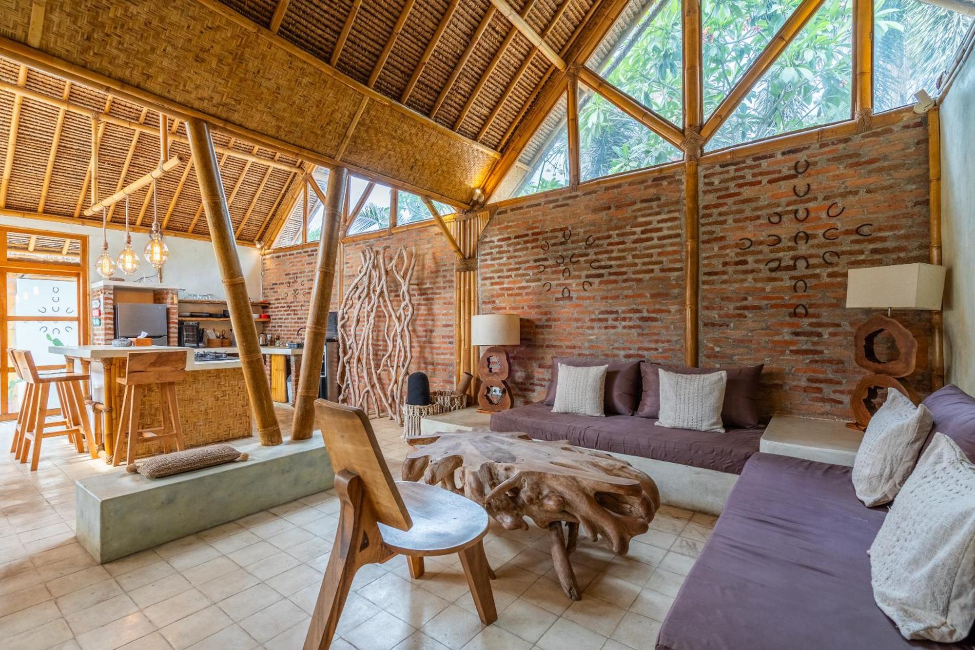 Villa Burung Authentic 3-bedroom Bamboo With Private Pool *