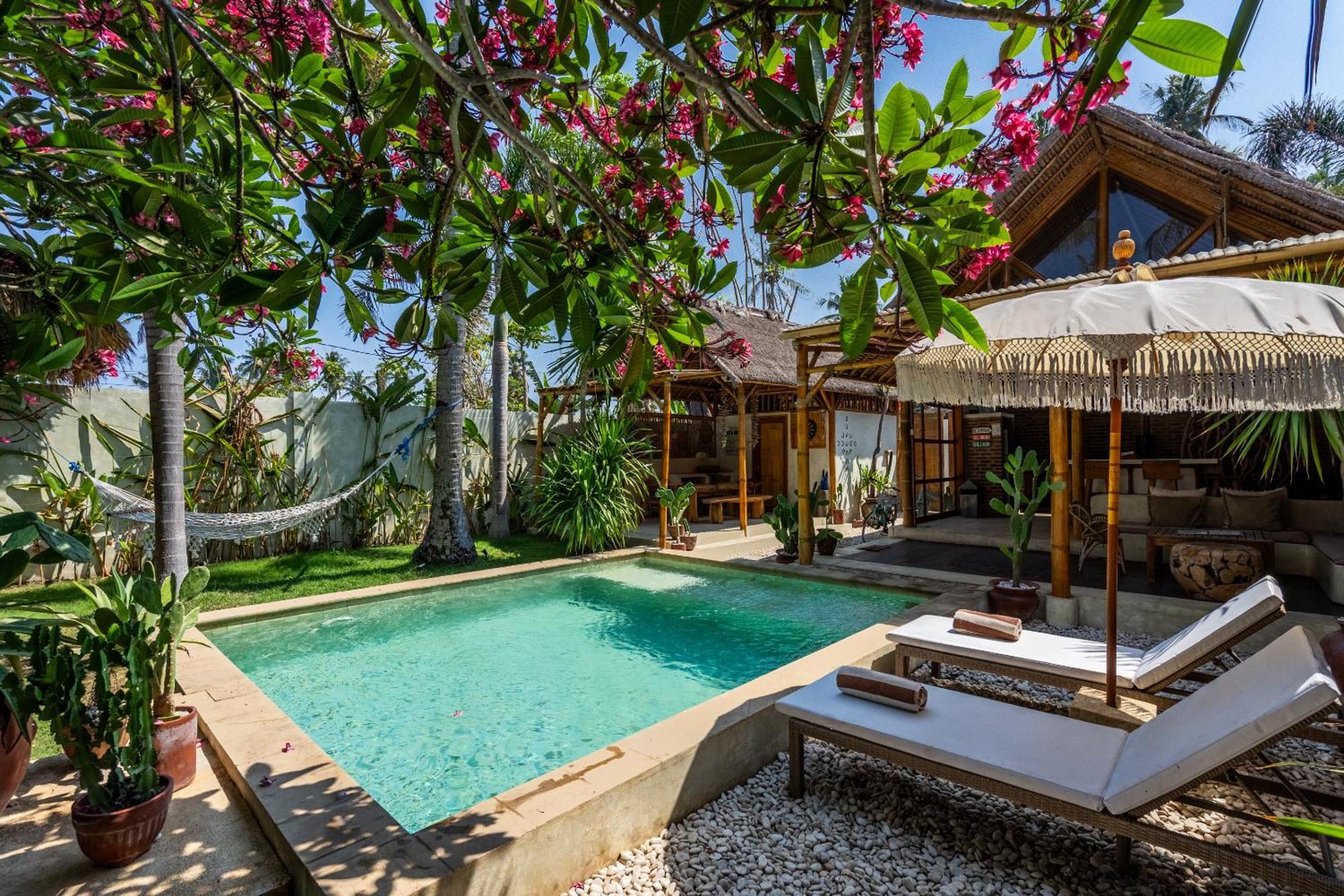 Burung Authentic 3-bedroom Bamboo With Private Pool Gili Air