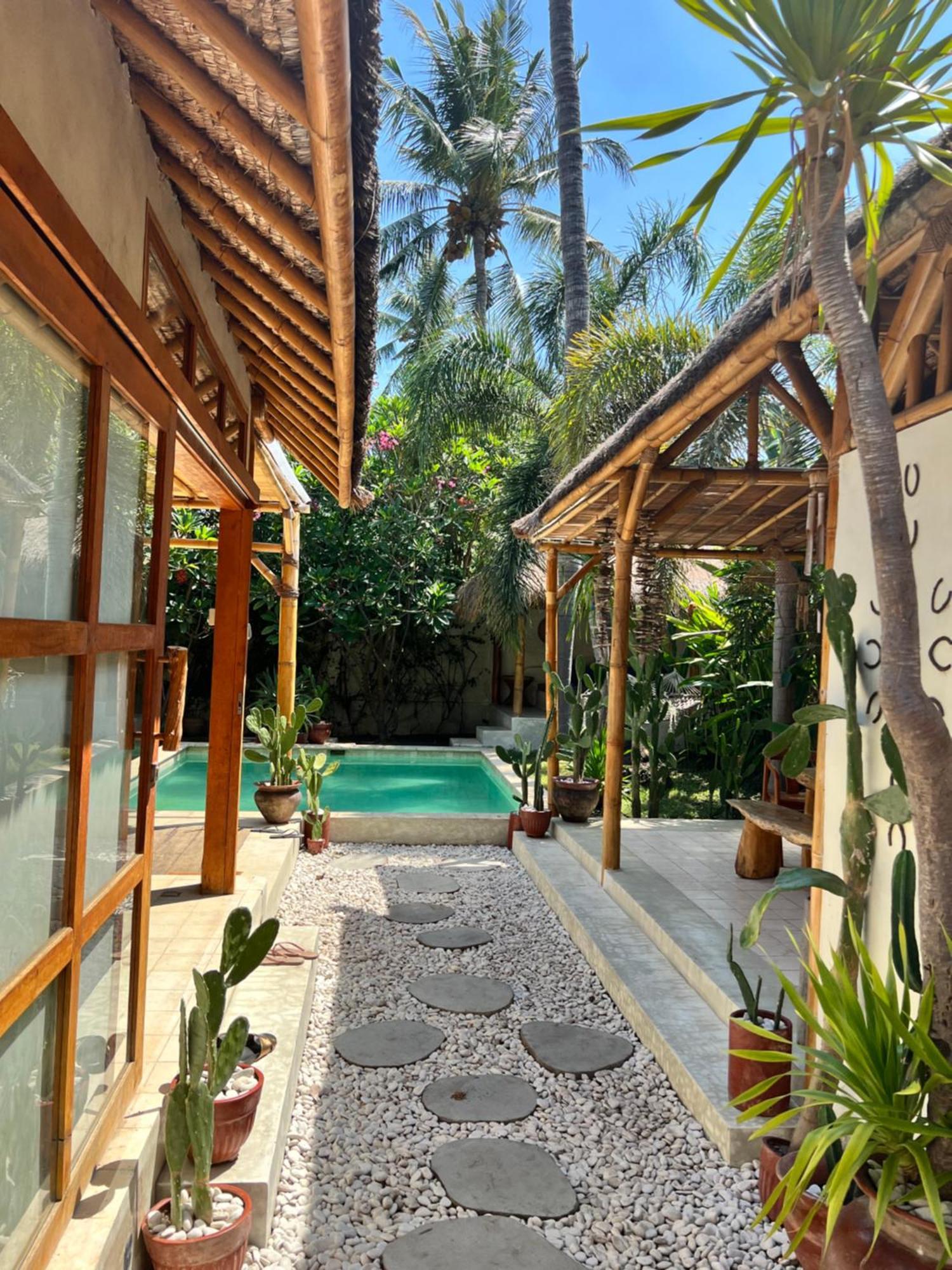 Villa Burung Authentic 3-bedroom Bamboo With Private Pool *