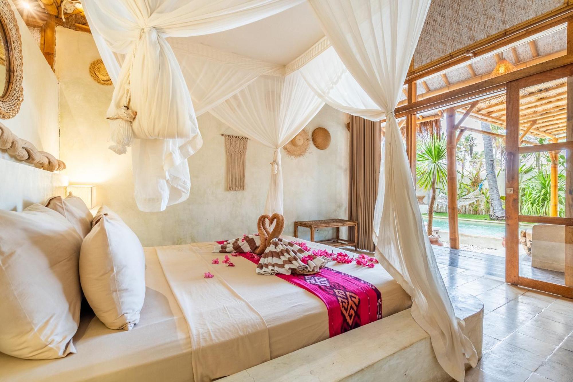 Burung Authentic 3-bedroom Bamboo With Private Pool Villa *
