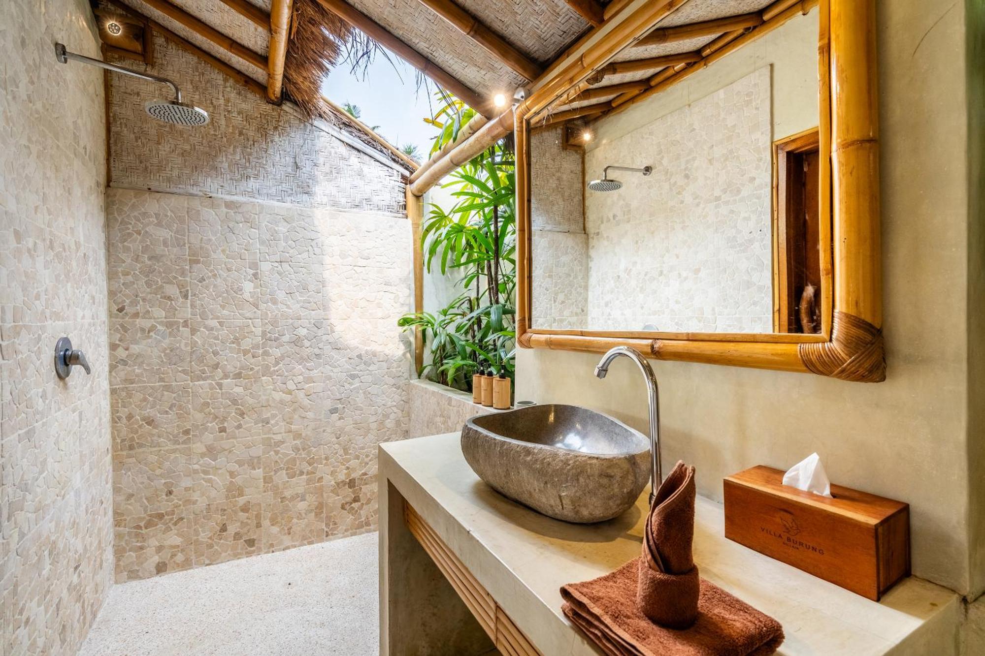 Villa Burung Authentic 3-bedroom Bamboo With Private Pool Gili Air